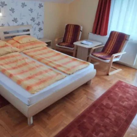 In - Balaton 27595 ヘーヴィーズ